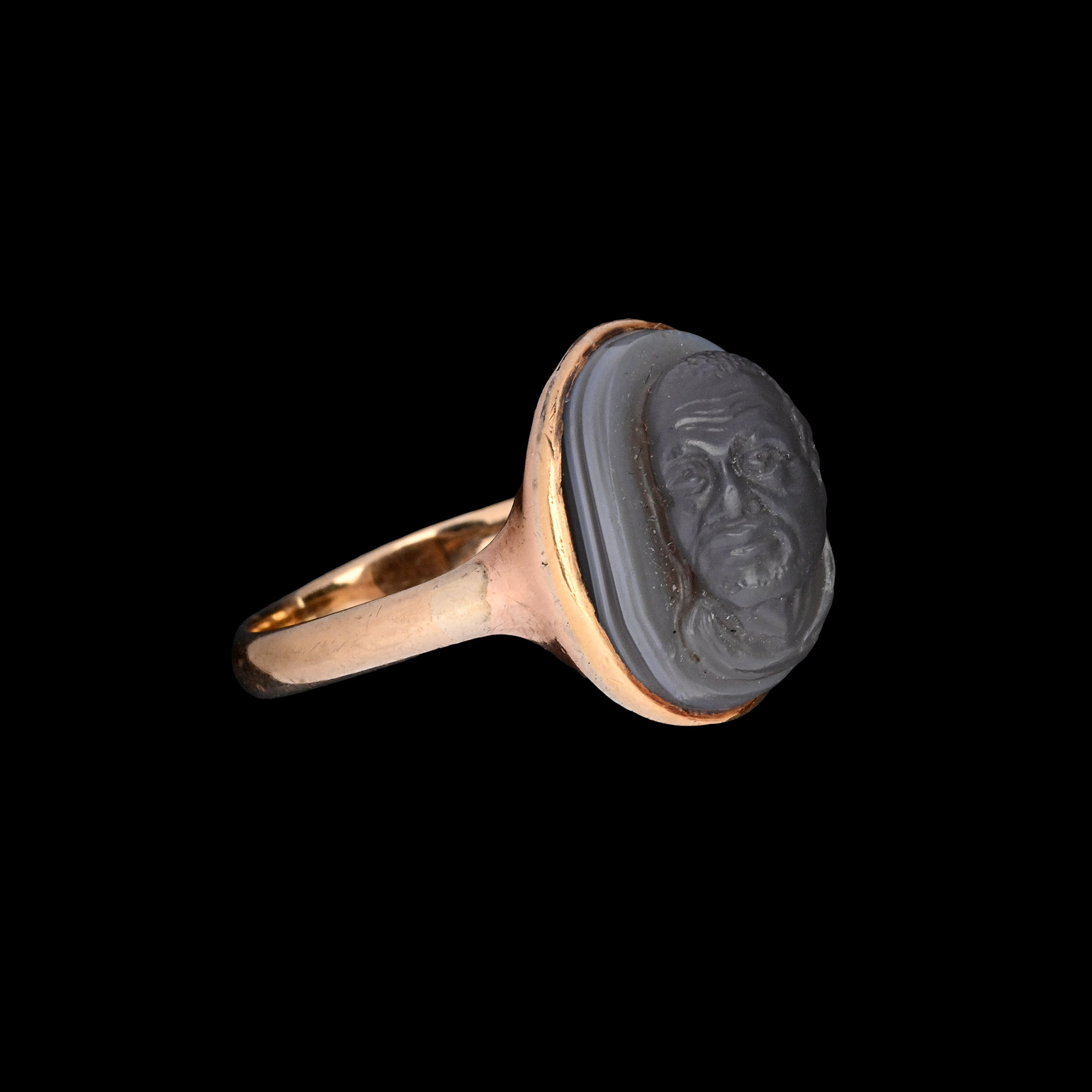 Antique Gold Ring with Agate Cameo of an African