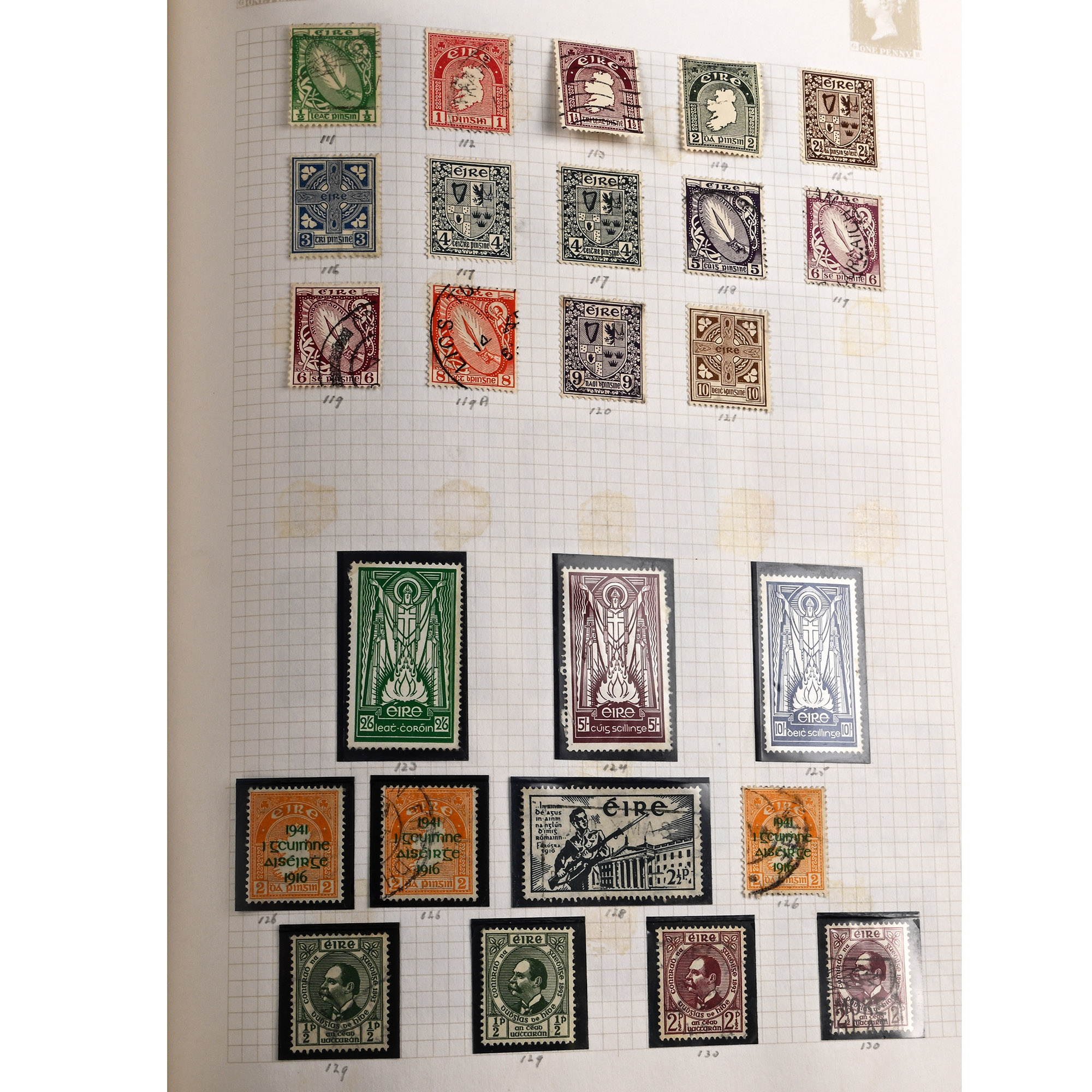Loose Leaf Red Tower Album of World Stamps