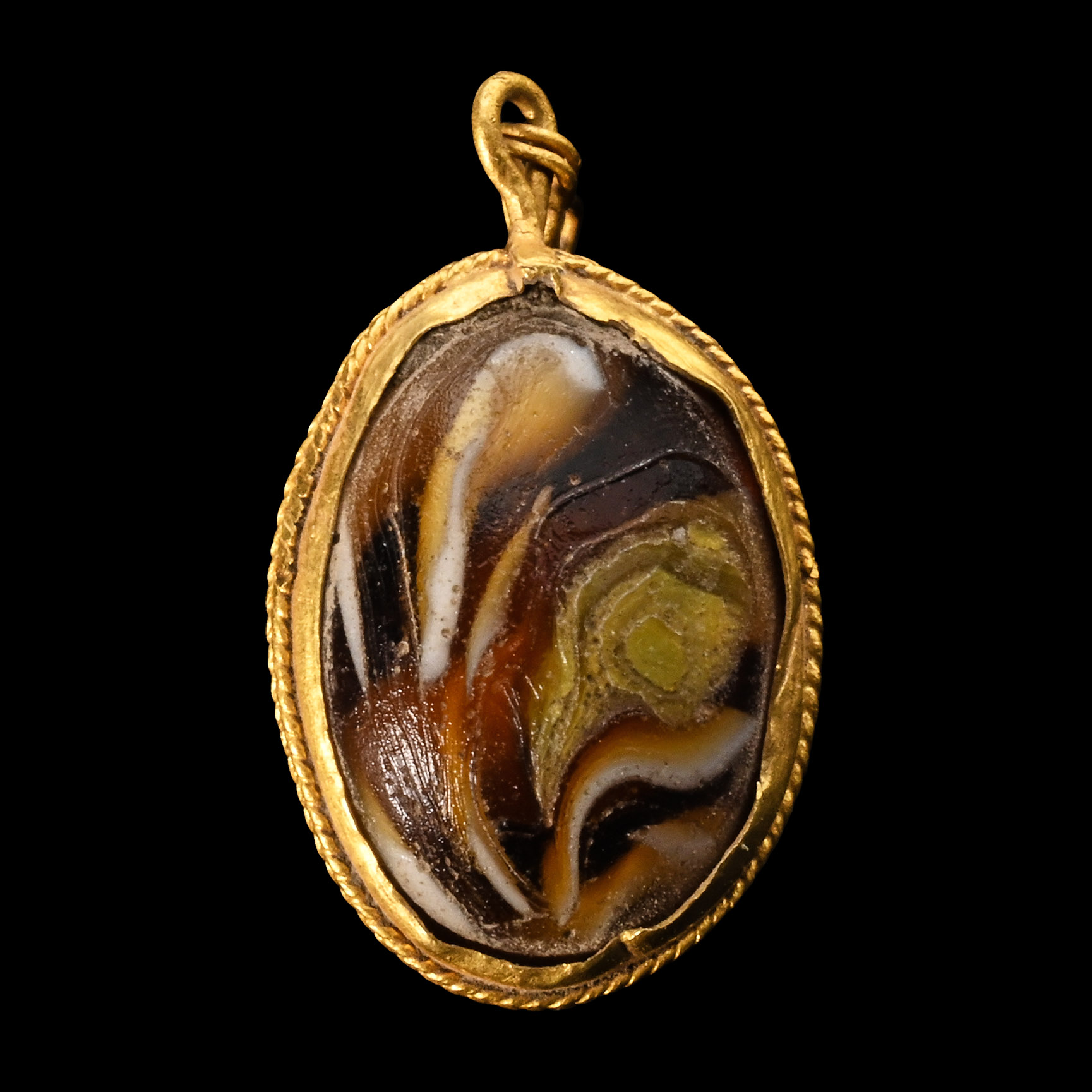 Roman Gold Pendant with Cabochon
