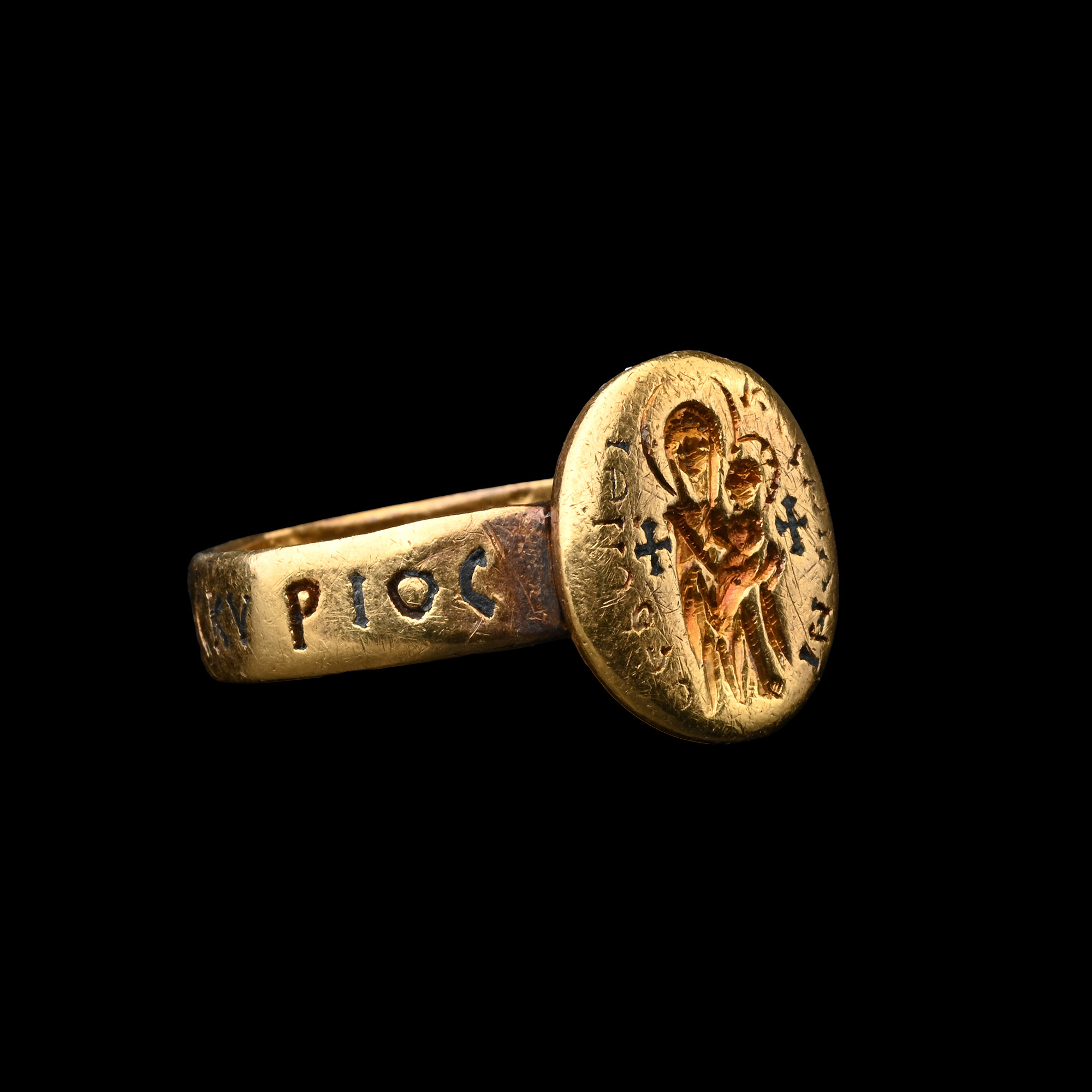 Byzantine Gold Ring Depicting the Virgin and Christ with Inscription