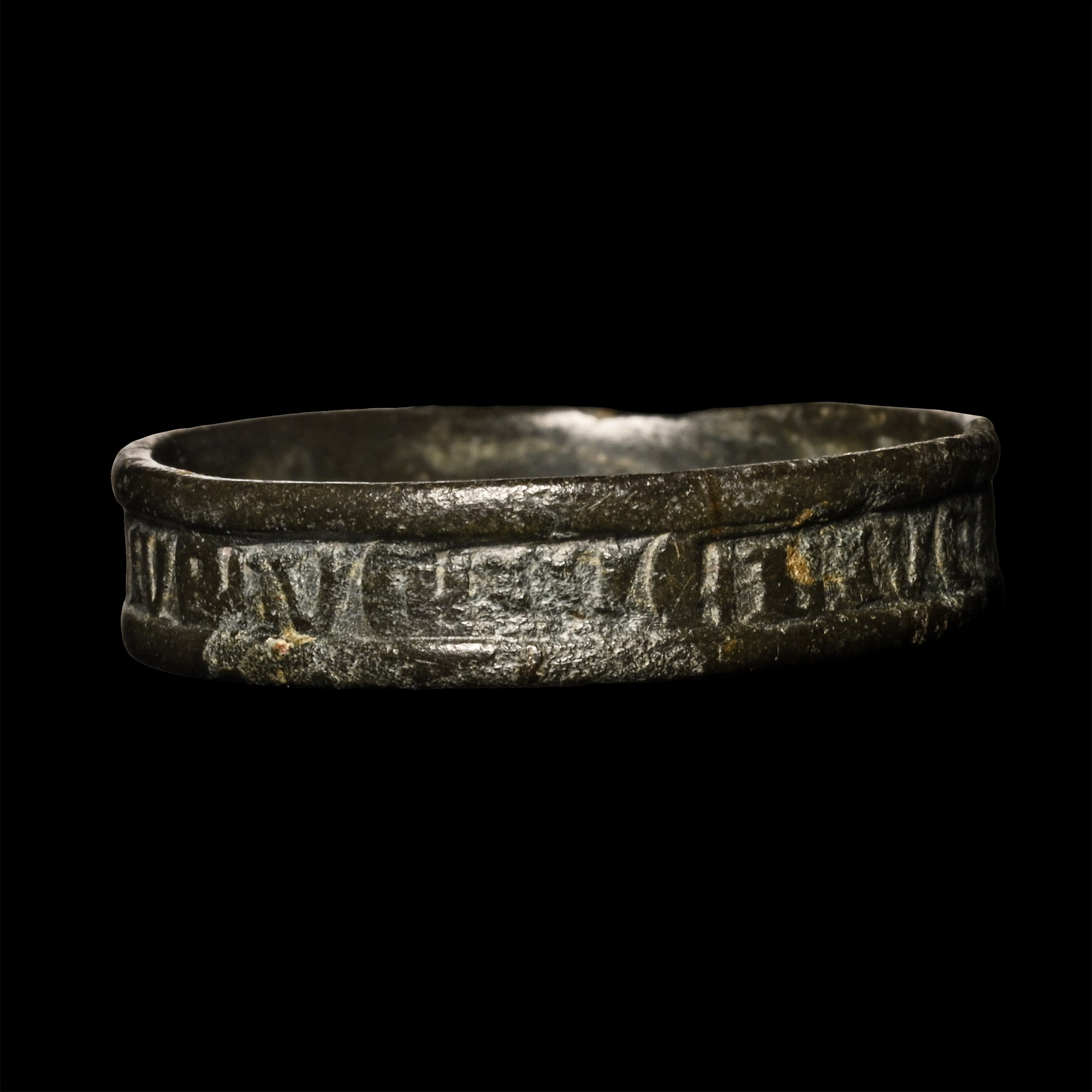 Medieval Bronze Ring with 'BIVE IV DIVE'
