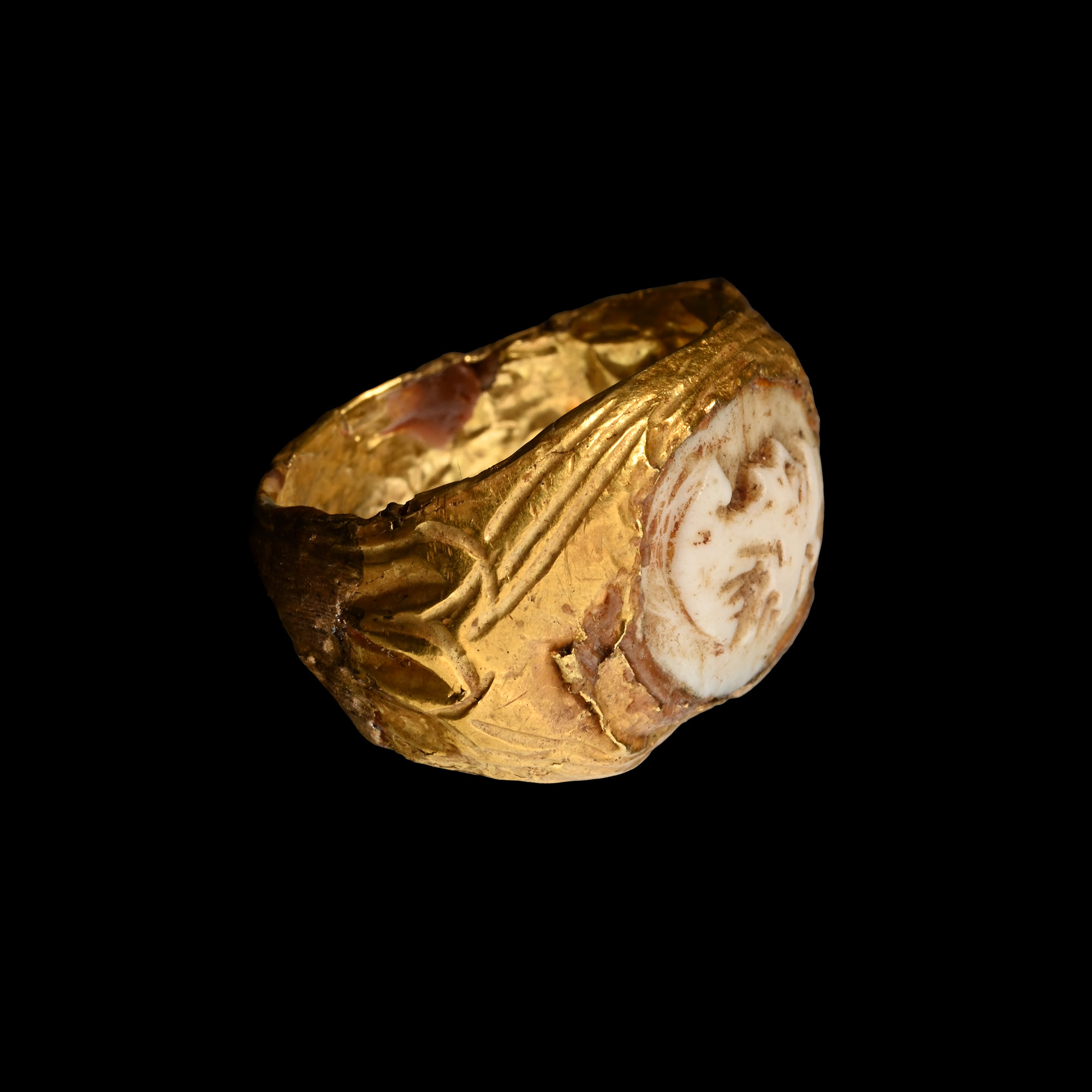 Roman Gold Ring with Later Cameo