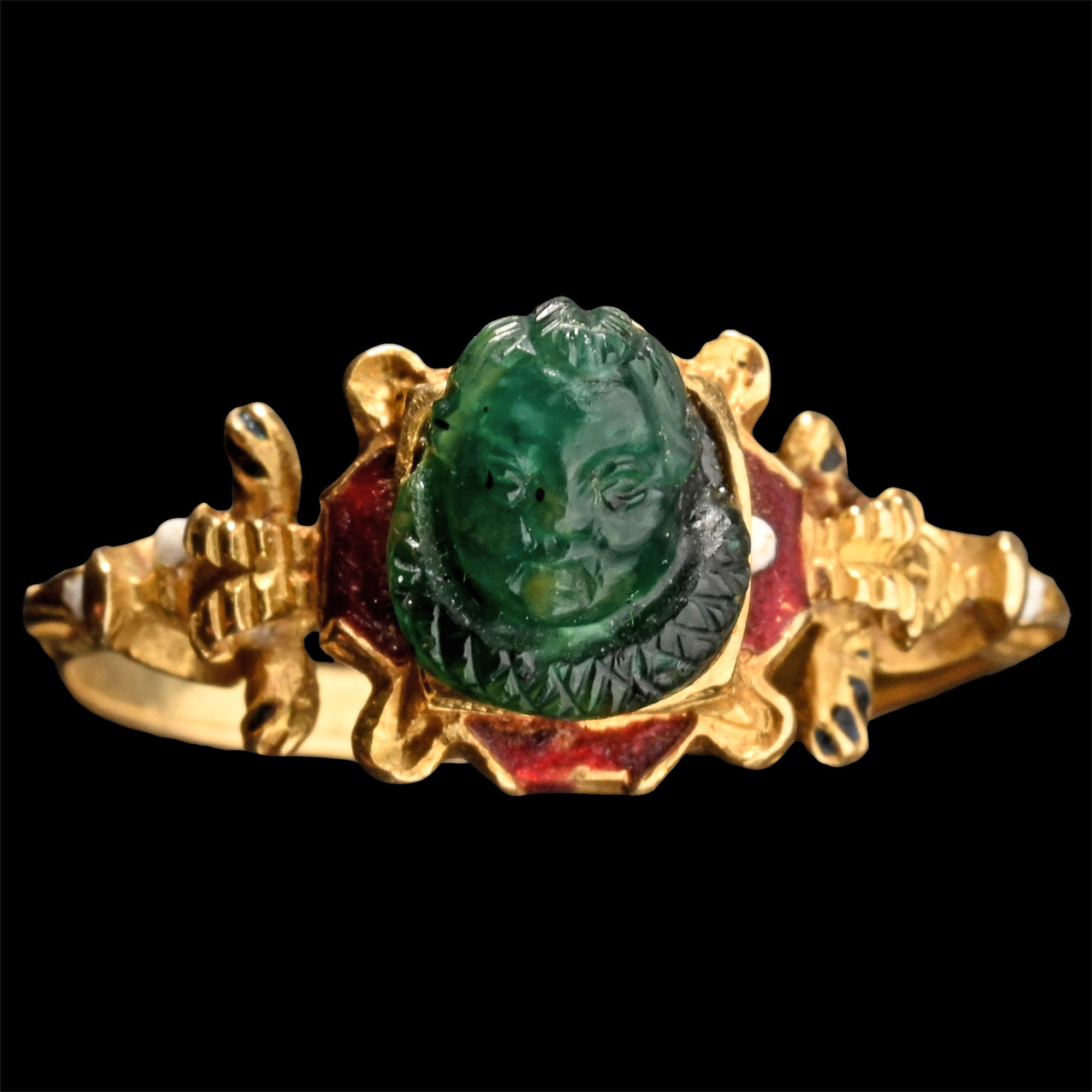 Roman Chrome Chalcedony Cameo of Eros in Renaissance Gold and Enamel Ring