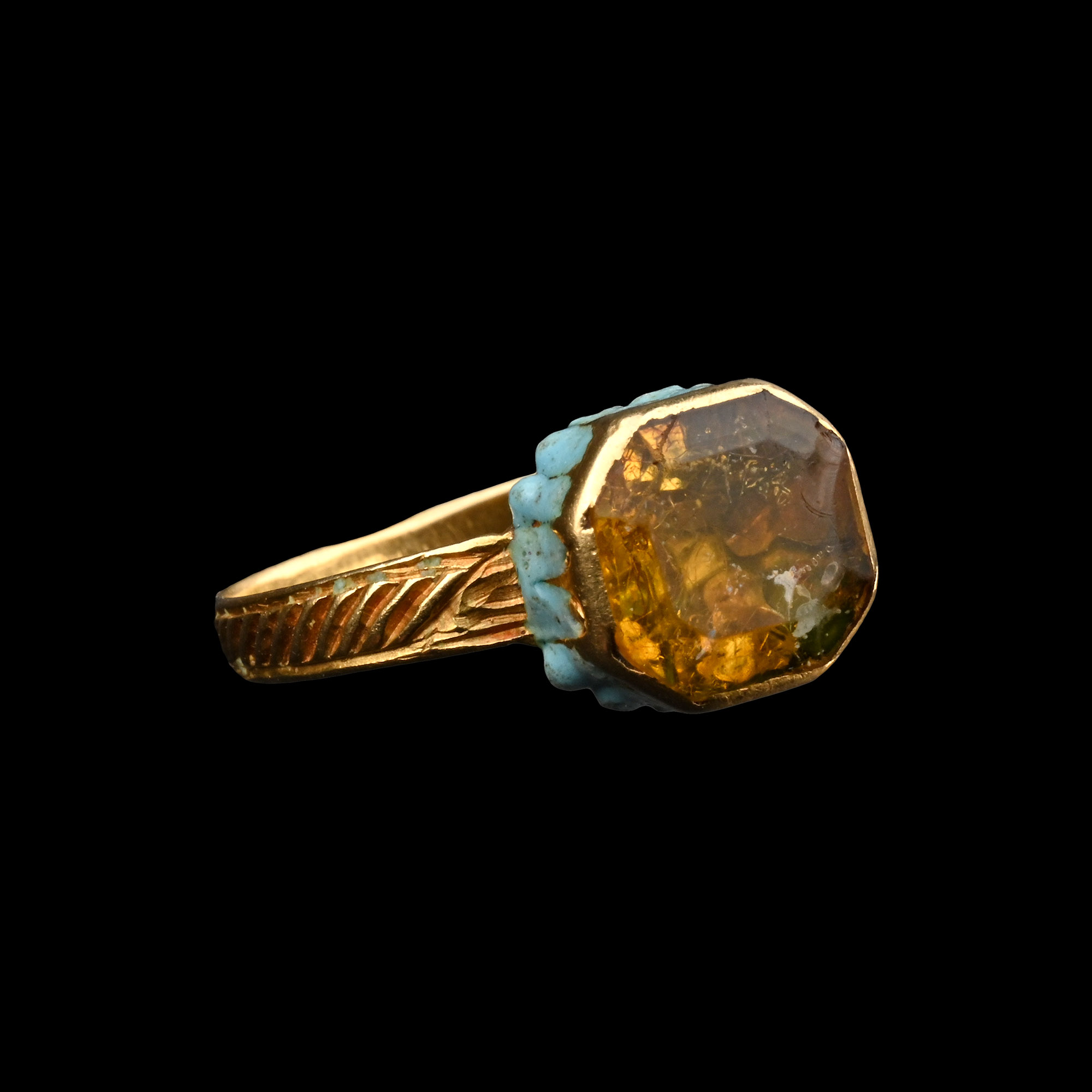 Stuart Period Gold and Enamel Ring with Citrine-Coloured Table-Cut Paste