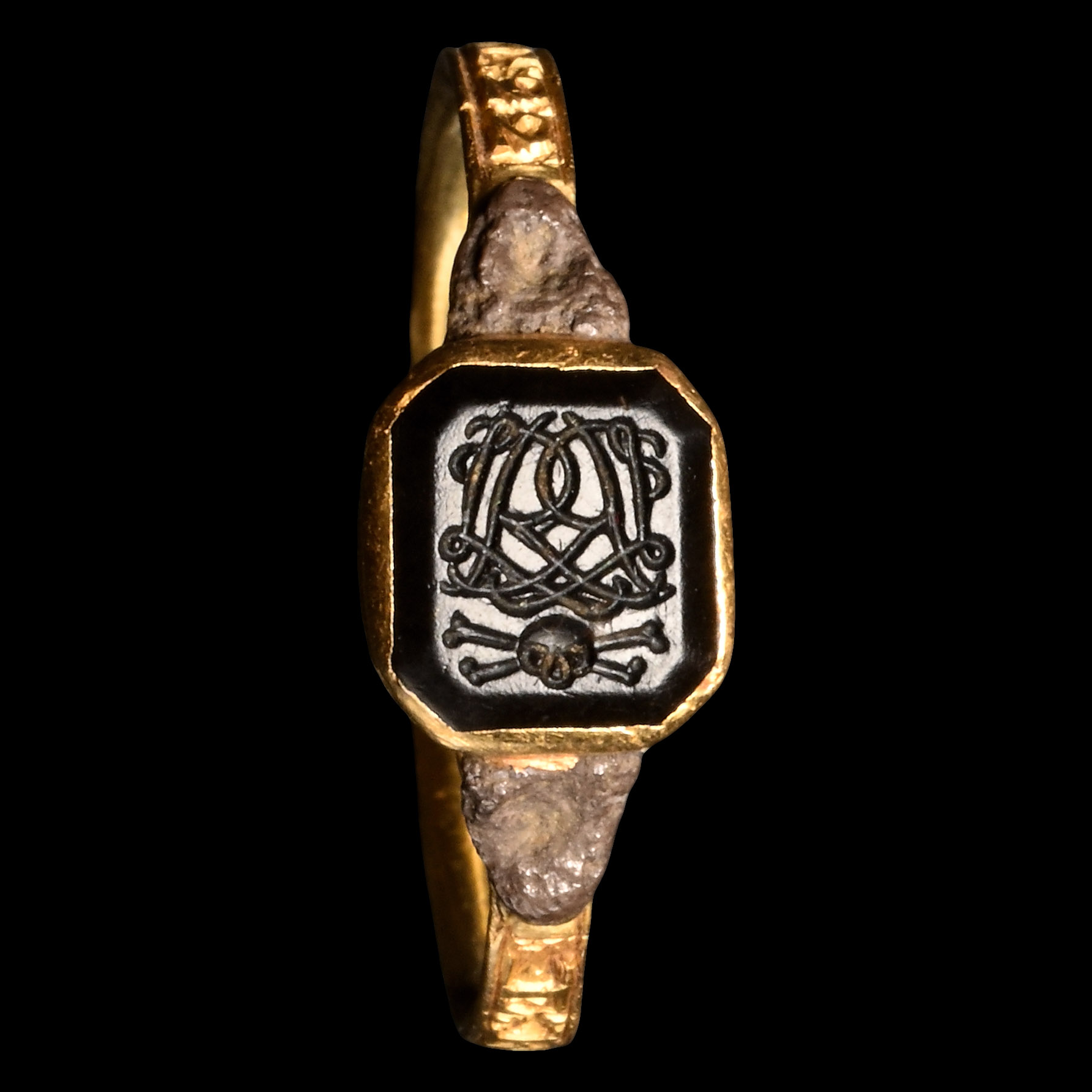 Post Medieval Gold Mourning Ring with Skull
