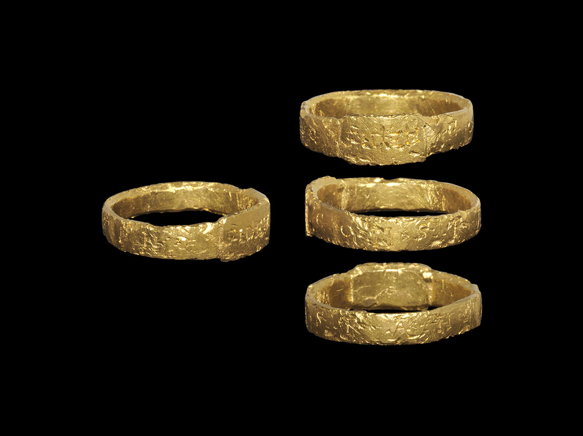 Roman Gold 'Constantino Fidem' Inscribed Military Ring