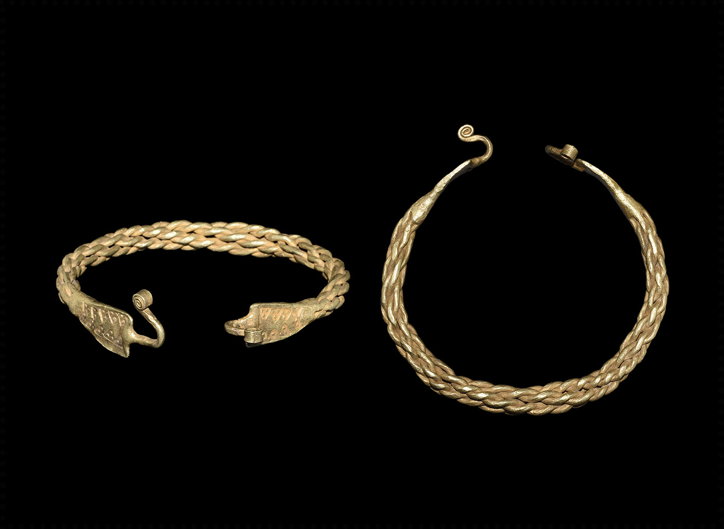 Viking Gold Plaited Bracelet with Punched and Scroll Terminals