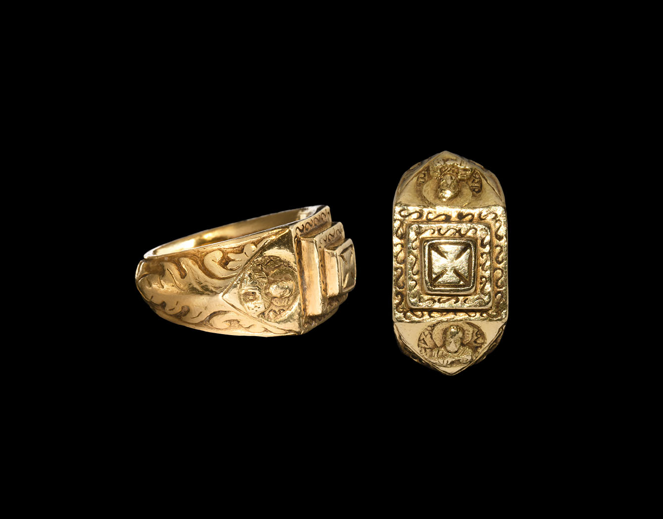 Post Medieval Gold Ring with Saints