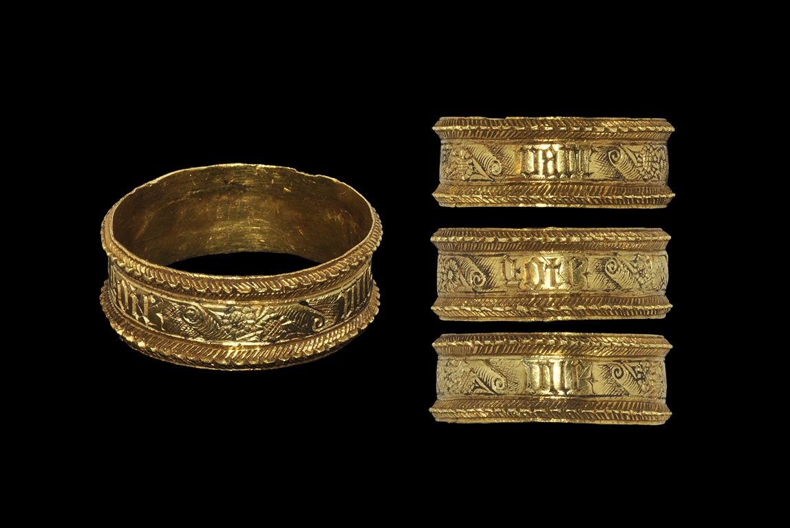 Medieval Gold Epigraphic 'vane gote une' Finger Ring