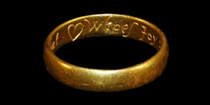 18th Century - Gold Inscribed Posy Ring - Hurt not that (heart) whoes Joy thou art