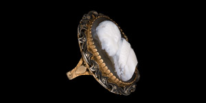 Post Medieval Duke of Wellington Cameo Signed Morelli in Gold Ring