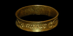 Medieval - Gold Black Letter Inscribed Posy Ring - DVNTRE E JOYE
