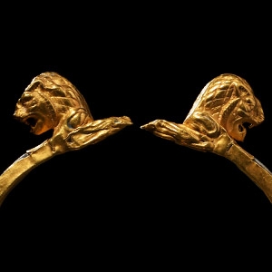 Achaemenid Gold Bracelet with Lion Protomes