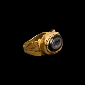 Gold Ring with Portrait Gemstone