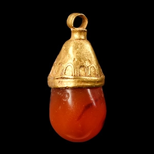 Western Asiatic Gold with Agate Gemstone Pendant