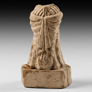 Tudor Thames Pipe Clay Bishop Chess Piece