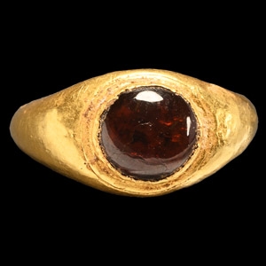Roman Gold Ring with Garnet Cabochon