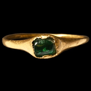 Medieval Gold Ring with Emerald Cabochon