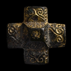 Saxon Gilt Cruciform Pyramid Mount