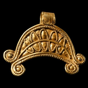Hellenistic Style Gold Lunate Pendant