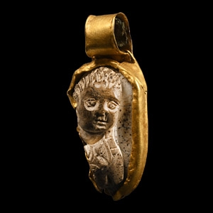 Roman Gold Pendant with Cameo