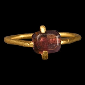 Medieval Gold Ring with Amethyst Gemstone