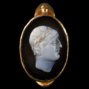 Portrait Cameo Gemstone in Gold Ring