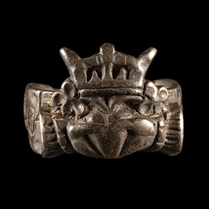 Large Post Medieval Silver Fede Ring