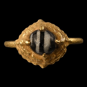 South East Asian Javanese Gold Ring with Gemstone