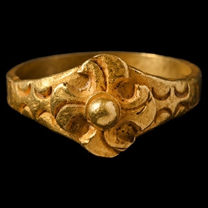 Medieval Gold Quatrefoil Ring