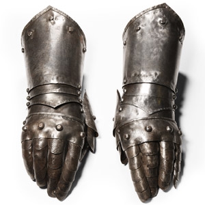 European Articulated Gauntlet Pair