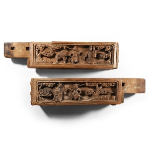 Chinese Carved Wooden Rood Bracket Pair