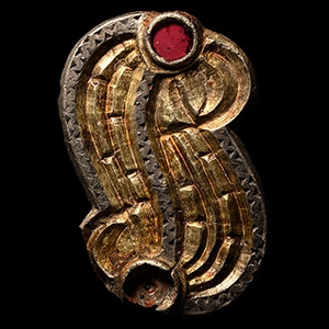 Alemannic Silver-Gilt S-Shaped Bird Brooch