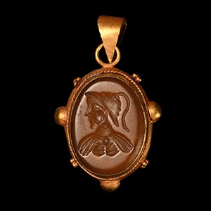 Gold Pendant with Helmetted Bust Gem