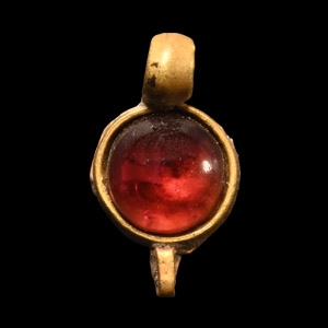 Roman Gold and Garnet Pendant