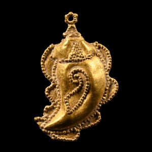 Abbasid Gold Cornucopia Pendant