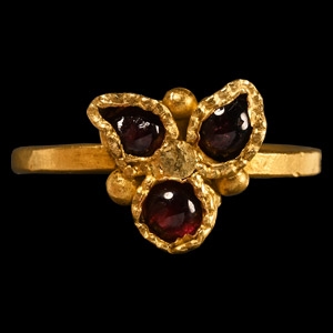 Roman Gold and Garnet Floral Ring