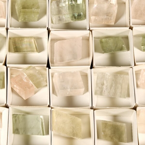 Natural History - Boxed Icelandic Spar Specimen Group [20]