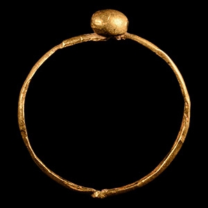Medieval Gold Ring with Button Bezel