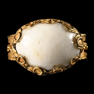 Gold Ring with Chalcedony Cabochon