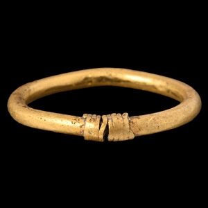 Viking Age Gold Ring with Wire