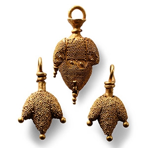 Roman Gold Bunched Grape Jewellery Set