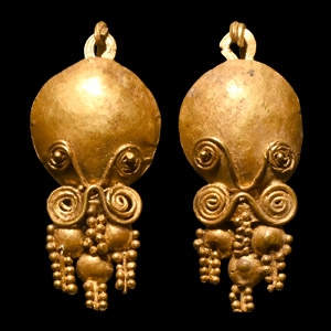 Roman Gold Earrings with Bosses