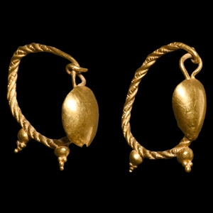 Roman Gold Earrings with Bosses