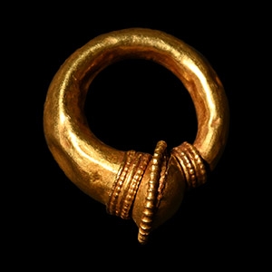 Etruscan Gold Trumpet-Shaped Earring