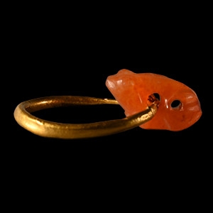 Old Babylonian Carnelian Frog Amulet on Gold Ring