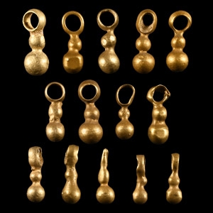 Western Asiatic Gold Necklace Pendant Set
