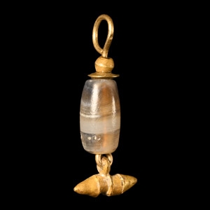 Western Asiatic Gold Pendant with Banded Agate Bead