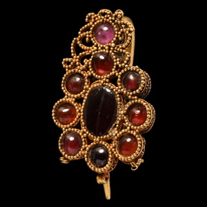 Late Roman Gold and Garnet Earring