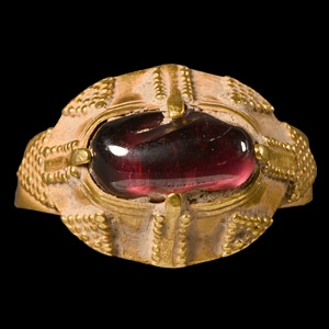 Western Asiatic Garnet-Set Gold Ring